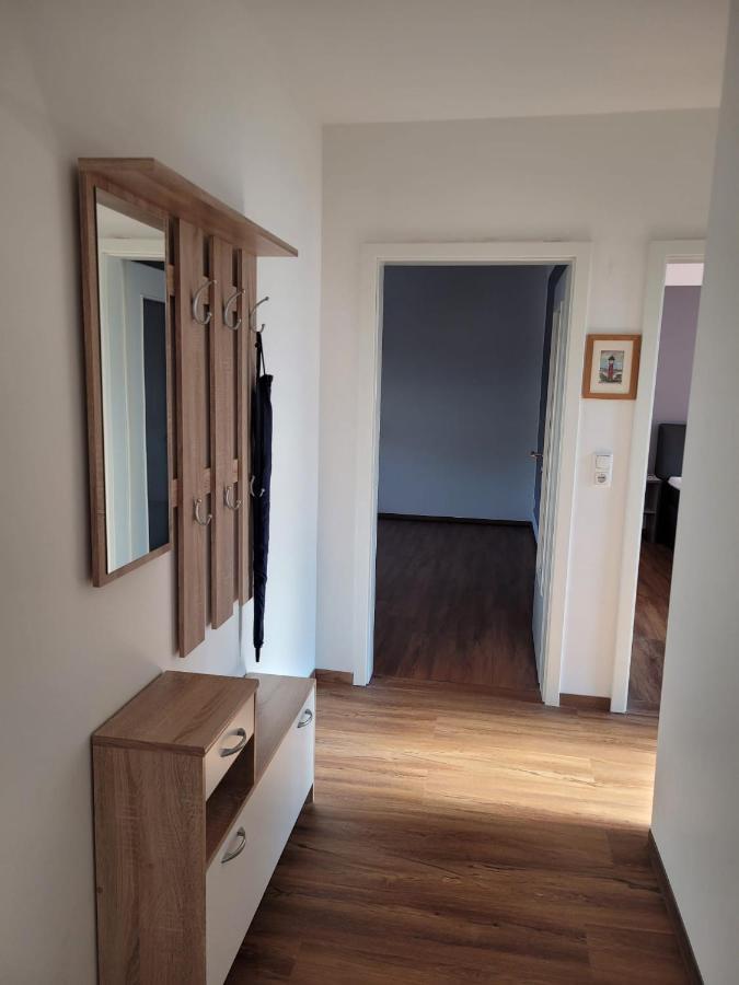 Schoene Einfache Ferienwohnung Zwischen Stadt Und Meer Wilhelmshaven Exterior foto